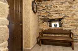Detalle de asiento, pared y pote